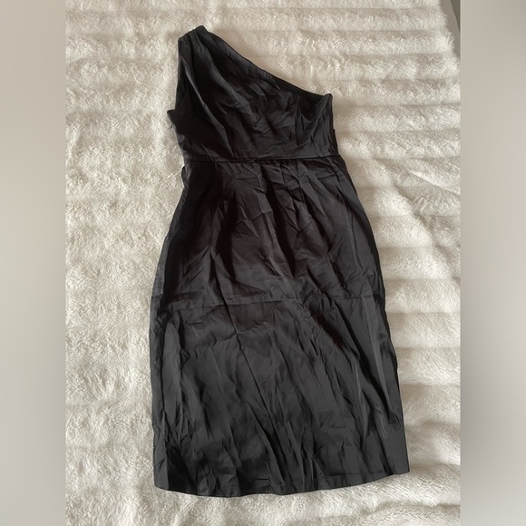 Banana Republic One-Shoulder Satin Knee-Length Dress - Picture 6 of 6